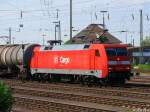 152 001-4 mit Kesselwaggons in Aachen West am 17.05.2011