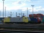 ITL 152 197 sowie SBB Cargo 482 006 stehen am 26.03.13 in der Abstellanlage bei Hamburg Finkenwerder.
