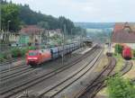 152 001-4 zieht am 28. Juni 2013 den PKP Kohlezug durch Kronach in Richtung Lichtenfels.