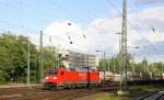 152 133-5 von Railion  kommt aus Richtung Köln,Aachen-Hbf mit einem langen Containerzug aus Verona(I) nach Genk(B) und fährt in Aachen-West ein.