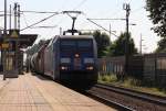 152 136-8 mit einer 155 als Wagenlok und kurzem gemischtem Güterzug aus Richtung Seelze kommend in Dedensen-Gümmer. Aufgenommen am 27.07.2013.
