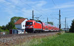 182 001 wurde für den Kirchentags-Sonderverkehr von Frankfurt(O) geholt. Hier durcheilt der Taurus auf dem Weg von Pratau nach Leipzig am 28.05.17 Gräfenhainichen.