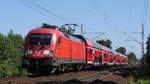 182 023 mit dem RE1 (4334) Schwerin - Hamburg; kurz vor Büchen, 23.07.2019
