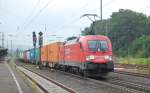 182 025-7 mit einem Containerzug, am 27.6.2009 durch Kreiensen gen Norden