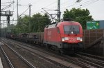 Auf Grund von Gleisbauarbeiten fuhr 182 002-6 am 31.05.2010 auf dem Gegengleis,bis Hannover Linden/Fischerhof.