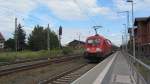 182 013 verlsst mit RE 2 (RE 37411) von Wittenberge nach Cottbus den Bahnhof Vetschau. Mittlerweile wurde diese Linie von der ODEG bernommen.(8.8.2012)