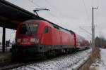 S1 nach Meien mit schiebender 182 022 verlsst die Station Heidenau. 18.01.2013