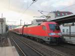 Bahnhof Berlin Friedrichstrasse, Ausfahrt RE 3 (RE 18188) nach Brandenburg Hauptbahnhof mit der Schublok 182 015 am 28.