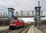 182 020 steht am 28.Mrz 2016 mit einer S2 nach Dessau Hbf im Bahnhof Leipzig-Connewitz.