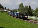 Die ES 64 U2-010 mit einem KLV-Zug am 13.05.2017 unterwegs bei Pleinting.
