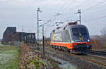 HECTORRAIL Lok 242.502 am 10.12.2020 auf der Hochfelder Eisenbahnbrücke in Duisburg.