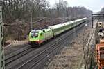 Flixtrain mit Zuglok 242503 ist hier am 11.1.2024 um 10.57 Uhr auf der Rollbahn in Natrup-Hagen unterwegs nach Köln.