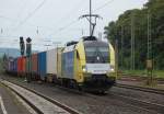 ES 64 U2-062 mit einem Containerzug am 6.6.2009 durch Kreiensen