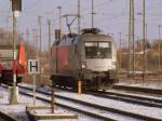 Am 11.02.2012 fuhr die ES64U2-100 (182 600) der Raildox von Stendal Lz Richtung Niedergrne.