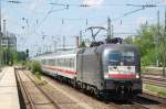 ES 64 U2-074 mit dem IC 2083 (7 Min. Versptung) Hamburg Altona - Berchtesgaden Hbf. 04.06.2011, Mnchen Heimeranplatz