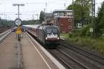 HKX 1801 fhrt am 2.9.2013 um 9.08 Uhr auf Gleis 2 durch den Bahnhof Hasbergen
nach Hamburg. Nchster Halt ist Osnabrck. Zuglok ist die ES64 U2 - 034.