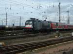 MRCE-Dispolok ES 64 U2-013 verläßt am 13.02.2014 den Bahnhof Großkorbetha mit RB16316 in Richtung Eisenach.