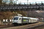 183 500 von Railadventure führte am 11. Februar 2019 mit einem CAF Flytoget Messfahrten auf der Geislinger Steige durch. Das Bild zeigt den Zug nach der letzten des Tages im Bahnhof von Geislingen (Steige).