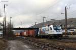 1216 955 der Wiener Lokalbahn/ROLAND Spedition mit einem Containerzug in Gemnden/Main (28.12.2012)