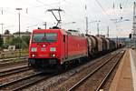 Einfahrt am 28.08.2015 von 185 211-0 mit einem gemischten Güterzug in den Hauptbahnhog von Regensburg in Richtung Süden.