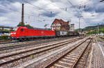 185 149-2 durchfährt mit einem Güterzug den Bahnhof Weinheim (Bergstr) in Richtung Süden.
Aufgenommen am 18.4.2017.