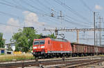 DB Lok 185 100-5 durchfährt den Bahnhof Pratteln. Die Aufnahme stammt vom 20.06.2017.