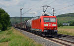 185 184 führte am 16.06.17 einen gemischten Güterzug, welcher fast nur aus Schiebewandwagen bestand, durch Retzbach-Zellingen Richtung Würzburg.