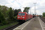185 274-8 und 185 306-8 beide von DB kommen mit einem Güterzug aus Köln nach Süden und kammen aus Richtung Koblenz,Bonn und fuhren durch Roisdorf bei Bornheim in Richtung Köln.