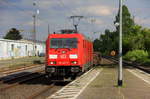 185 303-5 DB kommt mit einem Güterzug aus Andernach-Gbf nach Oberhausen-West und kommt aus Richtung Bonn und fährt durch Roisdorf bei Bornheim in Richtung Köln.
