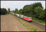 DB 185387 ist hier bei Osnabrück Hellern am 14.7.2018 um 10.55 Uhr mit einem Container Zug in Richtung Norden unterwegs.
