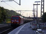 185 013-0 DB  kommt mit einem Kesselzug aus Antwerpen-Noord/Verb.Adp(B) nach Burghausen Wackerwerk(D) und kommt aus Richtung Aachen-West,Aachen-Schanz,Aachen-Hbf,Aachen-Rothe-Erde,Aachen-Eilendorf und fährt durch Stolberg-Rhienland-Hbf in Richtung Eschweiler-Hbf,Langerwehe,Düren,Merzenich,Buir,Horrem,Kerpen-Köln-Ehrenfeld,Köln-West,Köln-Süd. Aufgenommen vom Bahnsteig 2 in Stolberg-Hbf.
Am Abend vom 2.8.2018. 
