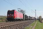 Am 07.04.2017 bespannte 185 062-7 einen langen Containerzug von der Schweizer Grenze in Richtung Norden, als sie bei Müllheim (Baden) in Richtung Freiburg (Breisgau) fuhr.