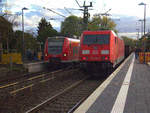 Ein Nachschuss von der 185 392-8 DB  und schiebt einen Schrottzug aus Köln-Kalk(D) nach Genk-Goederen(B). 
Aufgenommen vom Bahnsteig 2 in Kohlscheid. 
Bei schönem Herbstwetter am Nachmittag vom 22.10.2018.
