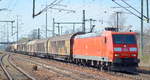 DB Cargo Deutschland AG mit  185 186-4  [NVR-Nummer: 91 80 6185 186-4 D-DB] und gemischtem Güterzug am 04.04.19 Bf. Flughafen Berlin-Schönefeld.