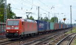 DB Cargo AG mit  185 187-2  [NVR-Nummer: 91 80 6185 187-2 D-DB] und Containerzug Richtung Frankfurt/Oder am 19.06.19 Berlin Hirschgarten.