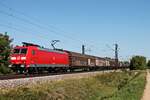 Mit einem gemischten Güterzug (Mannheim Rbf - Chiasso Smistamento), welcher hauptsächlich Rohre transportierte, fuhr am Vormittag des 12.09.2018 mit der 185 092-4 bei Hügelheim durchs Markgräflerland in Richtung Schweizer Grenze.
