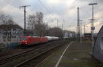 185 007-2 und 185 078-3 beide von DB kommen mit einem gemischten Güterzug aus Richtung Kölner-Südbrücke und fuhren durch Köln-Süd in Richtung Köln-West.