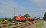 185 313 rollte am 01.07.20 mit einem Skoda-Autozug in den Bahnhof Saarmund ein. Sie musste die folgende RB Richtung Potsdam erst passieren lassen nachdem auch sie ihre Fahrt fortsetzen konnte.