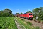 185 262 + 185 xxx mit einem Erzzug am 30.06.2020 bei Wörth (Isar).