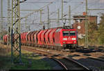 Vorbei am ehemaligen Stellwerk  B1 , durchfährt ein Kalizug mit 185 072-6 den Bahnhof Calbe(Saale) Ost auf Gleis 2 Richtung Köthen.