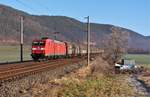 185 048-6 war am 19.12.20 mit einem Mischer in Etzelbach zu sehen.