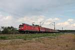 Am Mittag des 03.06.2020 fuhr 185 087-4 mit dem EZ 45023 (Mannheim Rbf - Chiasso Smistamento) nördlich von Waghäusel über die Rheintalbahn in Richtung Graben-Neudorf/Karlsruhe.