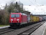 185 327 mit Güterzug in Brock=Ostbevern, 18.03.2021