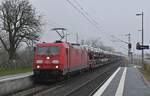 Für gewöhnlich fährt mir der Audizug mit 185 342-3 aus Bad Friedrichshall Hbf ja ehr in Neckargerach vors Objektiv. Doch an diesem Dienstag den 14.12.2021 konnte ich ihn gegen halbzwei Uhr am Mittag in Weinheim Sulzbach gen Bensheim fahrend ablichten.