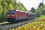 In der Mittagszeit kam denn die 185 247 mit dem Audizug aus Bad Friedrichshall Hbf durch Neckargerach gen He17.10.2022idelberg gefahren.