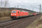 185 295-3 mit einem gemischten Güterzug bei Kerzell am 26.03.24