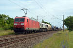 185 059 rollte mit einem gemischten Güterzug am 20.06.24 durch Greppin Richtung Dessau. Bei der mitgeschleppten Class 66 handelt es sich um 266 431.