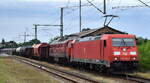 DB Cargo AG, Mainz mit ihrer   185 342-3  [NVR-Nummer: 91 80 6185 342-3 D-DB] mit  232 254-3  (NVR:  92 80 1232 254-3 D-DB ) und gemischtem Güterzug am Haken Richtung Rbf.