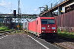 185 286-2 fährt mit einem KLV durch Völklingen.

Völklingen 30.09.2023