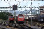 Zwei 185 der DB am 23.05.2021 im Rangierbahnhof Muttenz.